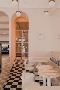 Die Creme: L'Eleganza del Terrazzo Veneziano nel Cuore di Berlino DIE-CREME-BERLINO-_2_ - Ceramica del Conca