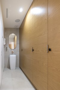 Legno e pavimenti effetto cemento per una clinica odontoiatrica minimalista e accogliente clinica02jpg - Ceramica del Conca