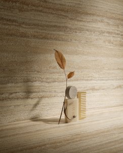 Del Conca punta sulla bellezza sensoriale di superfici tridimensionali Del_Conca_Stone_Edition_Travertino_Moka_Vein-Cut_Still_Life_02 - Ceramica del Conca