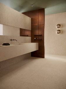 ICONIC, un sistema coordinato di materie e strutture differenti Del_Conca_Iconic_Ecru_Matter_Mineral_Royal_Bagno_01 - Ceramica del Conca