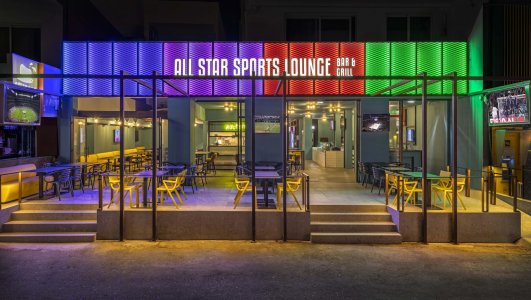 All Star Sports Louge, pour un coucher de soleil sur la mer et la Ligue des champions ALL%20STARS%20SPORTS - Ceramica del Conca