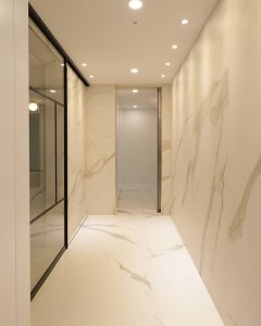 The design of Calacatta dresses a penthouse in Seoul chinyoungkorea_official%20(2) - Ceramica del Conca