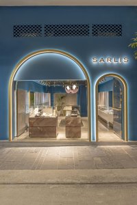 Elemi Karimali zeichnet verantwortlich für den neuen Store von Sarlis Jewellery sarlis%20rodi%20(1) - Ceramica del Conca