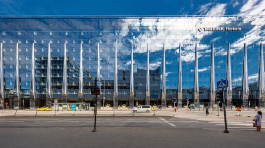 Metropolitan eclecticism for the new Tallink hotel Tallink%20City%20Hotel_2021-06-16__MG_0771_Copyright-Tiit-Veermae - Ceramica del Conca