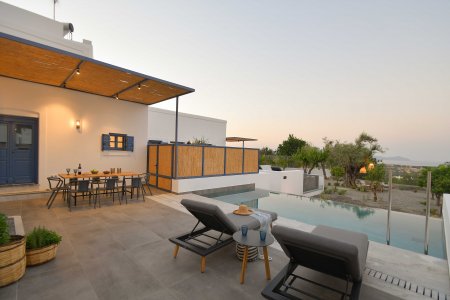 Vacanze di lusso al Kalathos Square Luxury Suites di Rodi sofia5 - Ceramica del Conca