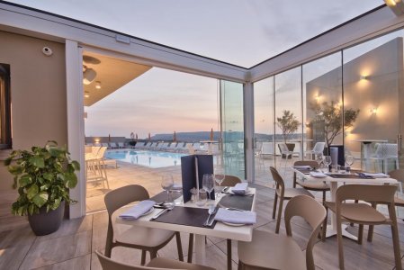 Del Conca nello Sky Lounge and Pool del Luna Holiday Complex a Malta 154764291 - Ceramica del Conca