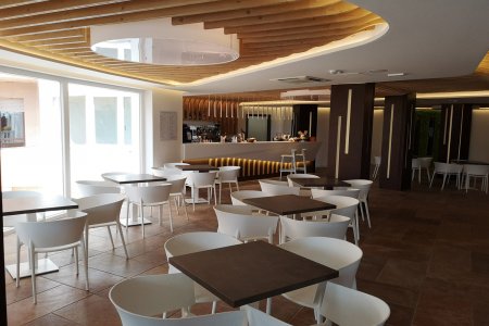 Dalla finestra il Golfo dell'Asinara Hotel_Roccaruja_bar_1 - Ceramica del Conca