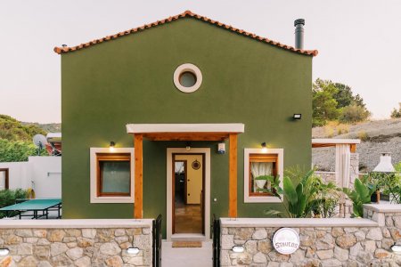 On Rhodes, an old stable becomes a luxury holiday home Stavlos-Luxury-House%20(5) - Ceramica del Conca