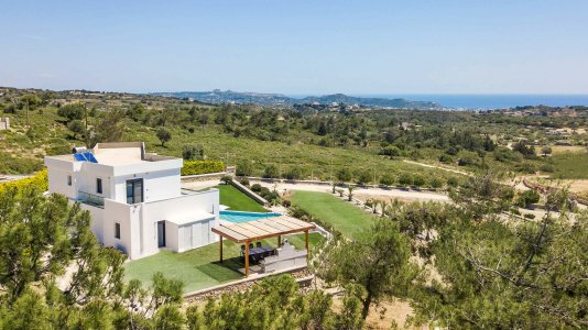 À Rhodes, plonger dans la piscine avec vue sur la mer DJI_0375 - Ceramica del Conca