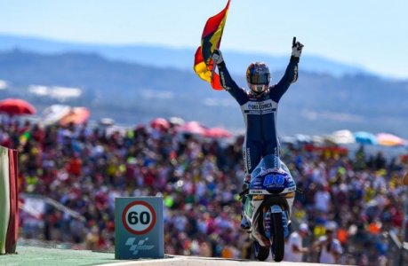 Il Team Del Conca Gresini Moto3 rivive nelle immagini del nuovo trionfo di Jorge Martin B189DF61-A92C-42EB-9967-F0139EE8D553 - Ceramica del Conca