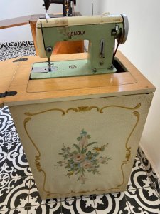 In Zambia un laboratorio di cucito &egrave; modello di sviluppo sostenibile Zambia%20scuola%20cucito%201 - Ceramica del Conca