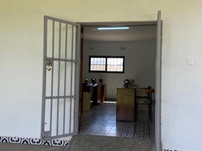 In Zambia un laboratorio di cucito &egrave; modello di sviluppo sostenibile Zambia%20scuola%20cucito%202 - Ceramica del Conca