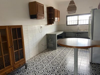 In Zambia un laboratorio di cucito &egrave; modello di sviluppo sostenibile Zambia%20scuola%20cucito%204 - Ceramica del Conca