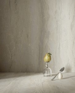 Il bianco sublime di Cloud Dancer Pantone 2026 Del_Conca_Marble_Edition_White_Paradise_Light_Still_Life_01 - Ceramica del Conca