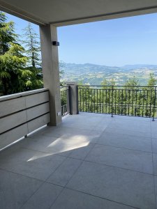 Un Gioiello Senza Tempo: La Ristrutturazione di una Dimora Storica a San Marino ESTERNO%20CASA%20M%20(1) - Ceramica del Conca