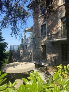 Un Gioiello Senza Tempo: La Ristrutturazione di una Dimora Storica a San Marino ESTERNO%20CASA%20M%20(2) - Ceramica del Conca