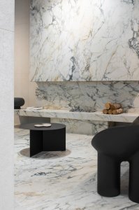 Del Conca, a Cersaie 2022, celebra la tradizione marmorea con Premiere DSC08008_DEF_WEB - Ceramica del Conca