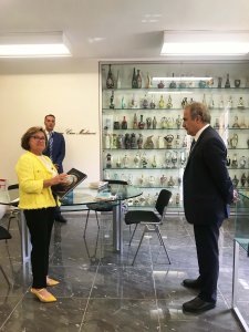 Il Sottosegretario italiano agli Esteri Ricardo Merlo in visita alla Ceramica Faetano 6 - Ceramica del Conca