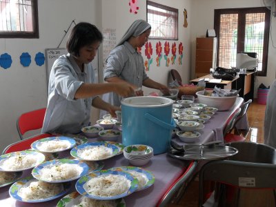 Indonesien, Medan, Tsunami Waisenhaus 2008/2009 cucina - Ceramica del Conca