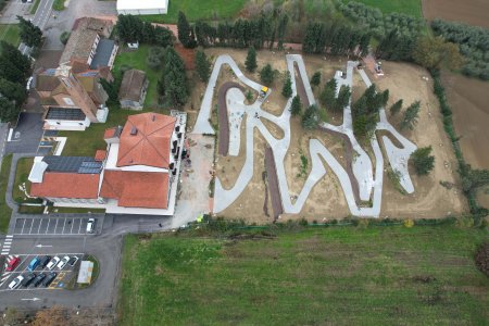 Il Parco della Casa di Marco Simoncelli è il nuovo progetto di Natale PARCO%20DELLA%20CASA%20DI%20MARCO%20SIMONCELLI%20(1) - Ceramica del Conca