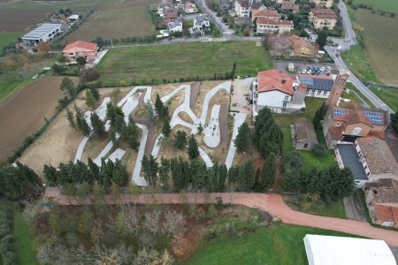Il Parco della Casa di Marco Simoncelli è il nuovo progetto di Natale PARCO%20DELLA%20CASA%20DI%20MARCO%20SIMONCELLI%20(12) - Ceramica del Conca