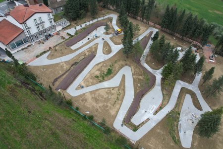 Il Parco della Casa di Marco Simoncelli è il nuovo progetto di Natale PARCO%20DELLA%20CASA%20DI%20MARCO%20SIMONCELLI%20(5) - Ceramica del Conca