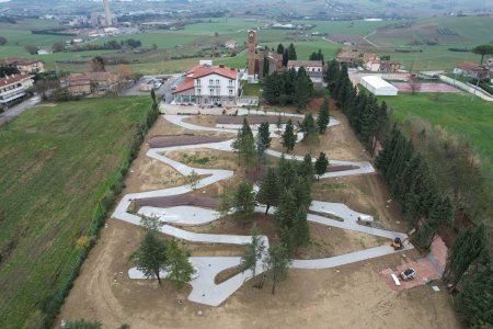 Il Parco della Casa di Marco Simoncelli è il nuovo progetto di Natale PARCO%20DELLA%20CASA%20DI%20MARCO%20SIMONCELLI%20(8) - Ceramica del Conca