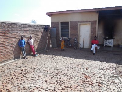 Malawi, Matola, Wohnhäuser , 2011 matola%20case%20famiglia%20(2) - Ceramica del Conca