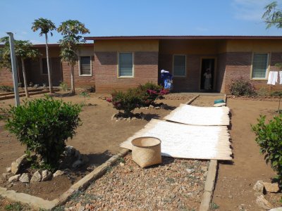 Maison d'Accueil à Matola-Malawi (2011) matola%20case%20famiglia%20(5) - Ceramica del Conca