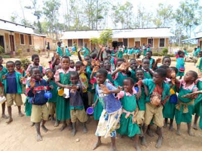 Complesso scolastico, Chikala, Malawi 2013 proggetto%20natale%202013_scuole%20chikala_malawi%20(2) - Ceramica del Conca