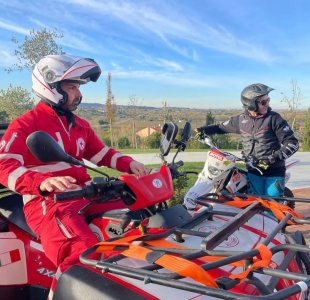 Nel Parco della Casa di Marco Simoncelli mototerapia, gioia e adrenalina mototerapia%20casa%20simoncelli2023%20(11) - Ceramica del Conca