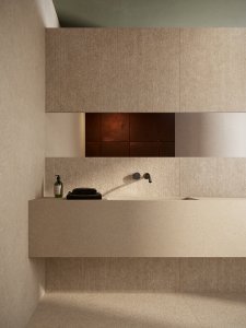 Gres porcellanato Iconic del_conca_iconic_ecru_matter_mineral_royal_bagno_02 - Ceramica del Conca
