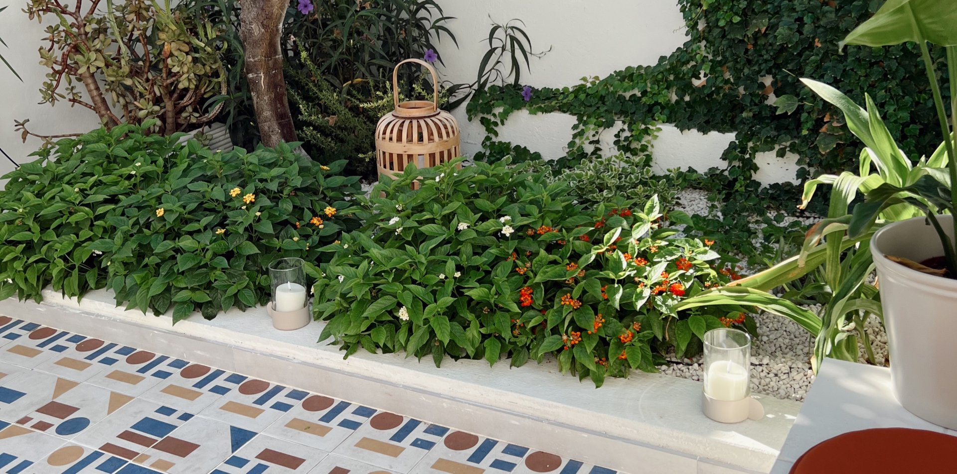 Casa Mi&ugrave;da: il fascino della ceramica nel dehor  - Ceramica del Conca