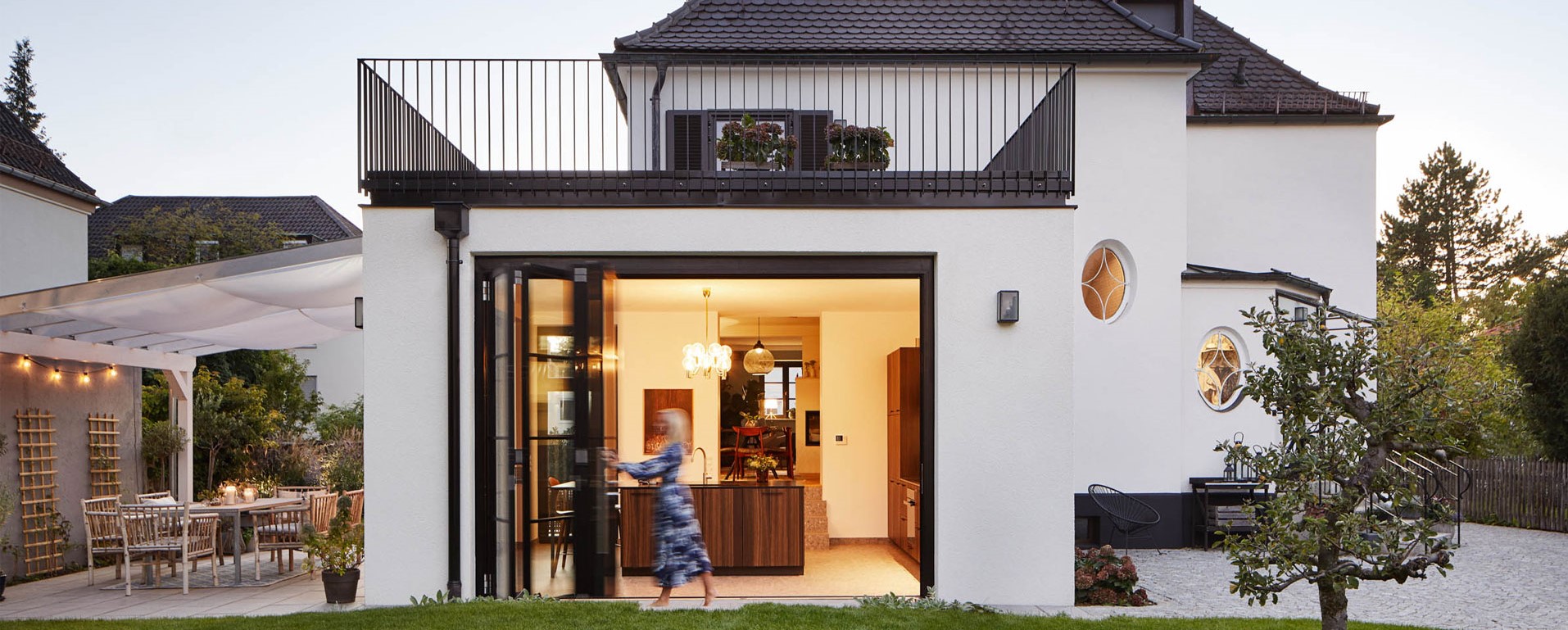 Monaco di Baviera, un outdoor in gres porcellanato da copertina  - Ceramica del Conca