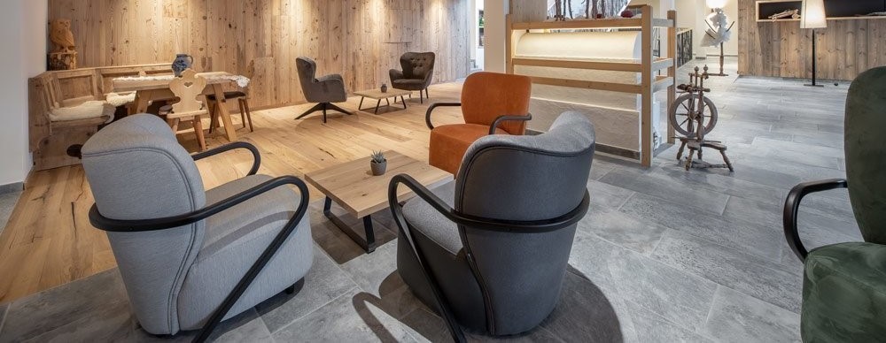 Today wine is no longer pressed at the Hotel Torgglerhof in Karnol...  - Ceramica del Conca