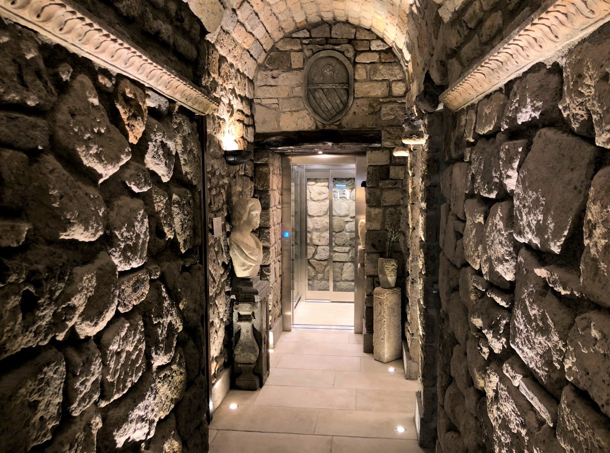 Forum und Vignoni im altehrwürdigen Magi House antiker Sitz in Sorrent  - Ceramica del Conca