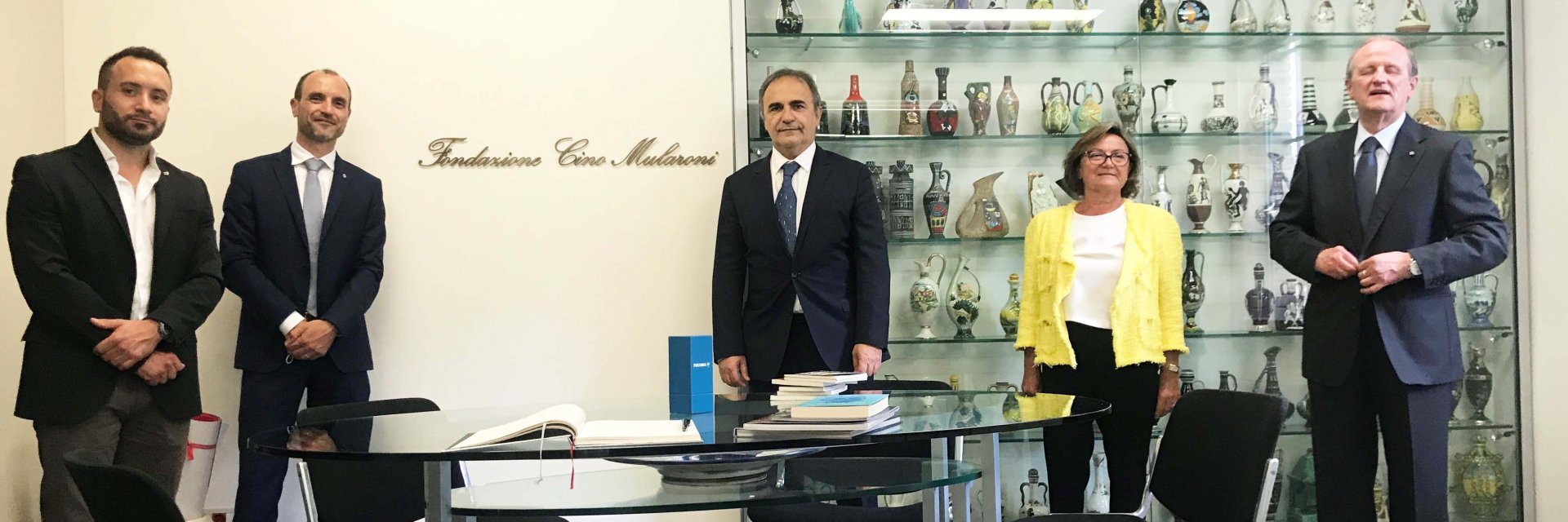 Le sous-secrétaire italien aux Affaires étrangères Riccardo Merlo en visite à Ceramica Faetano  - Ceramica del Conca