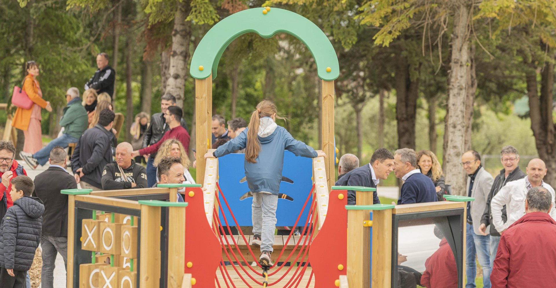 MITARBEITER DER DEL CONCA GRUPPE ZU BESUCH IM PARK DER CASA DI MARCO  - Ceramica del Conca
