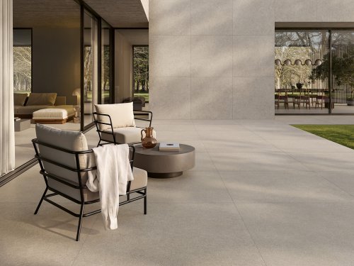 Feinsteinzeug Grosse Formate del_conca_iconic_dusty_mineral_matter_outdoor_01_preed_1600x1200 - Ceramica del Conca