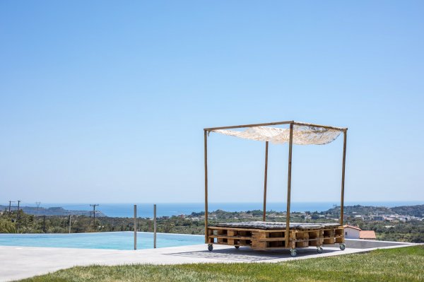 A Rodi un tuffo in piscina vista mare GPAG7082 - Ceramica del Conca