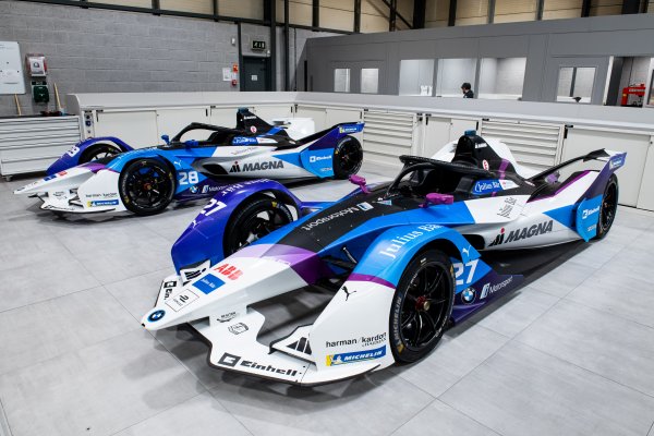 Del Conca als technischer Partner von Andretti Autosport Spacesuit-Media-Lou-Johnson-FIA-FormulaE-AndrettiShoot-Oct-2019-2995 - Ceramica del Conca